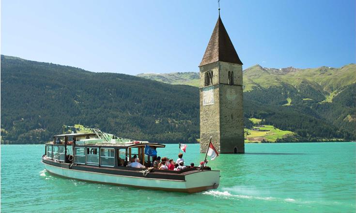 schiff-turm-see-reschen